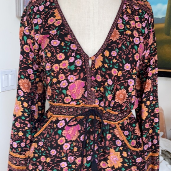 Hold - Picture 2 of 6